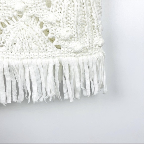 LILLY PULITZER Classic Crochet Top in Resort White Size XS - Picture 3 of 9